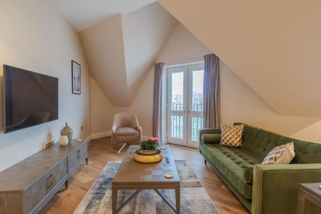 ウィンザーLuxury Penthouse - Castle Views - 2 Bed & Parkingアパートメント エクステリア 写真