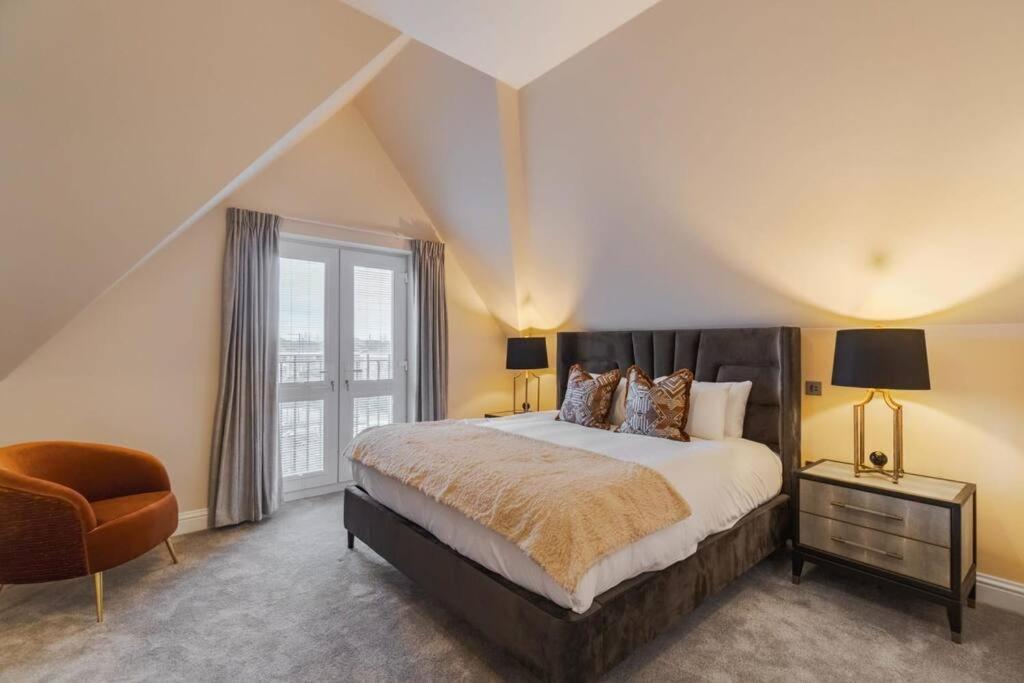 ウィンザーLuxury Penthouse - Castle Views - 2 Bed & Parkingアパートメント エクステリア 写真