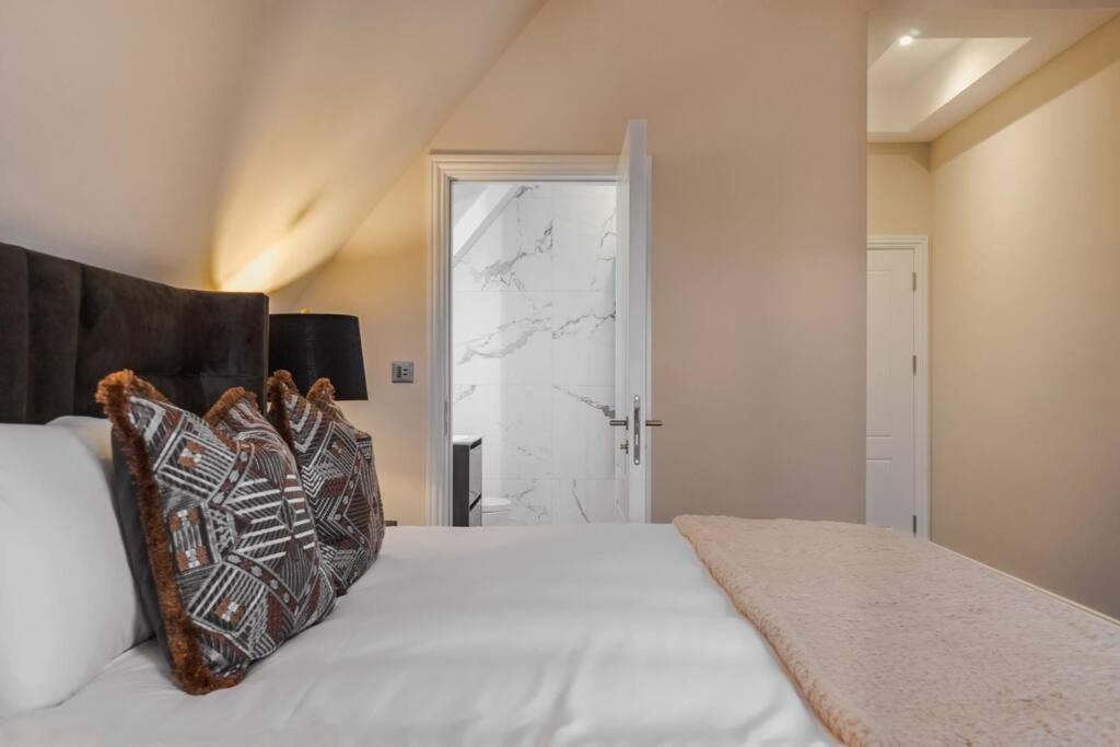 ウィンザーLuxury Penthouse - Castle Views - 2 Bed & Parkingアパートメント エクステリア 写真