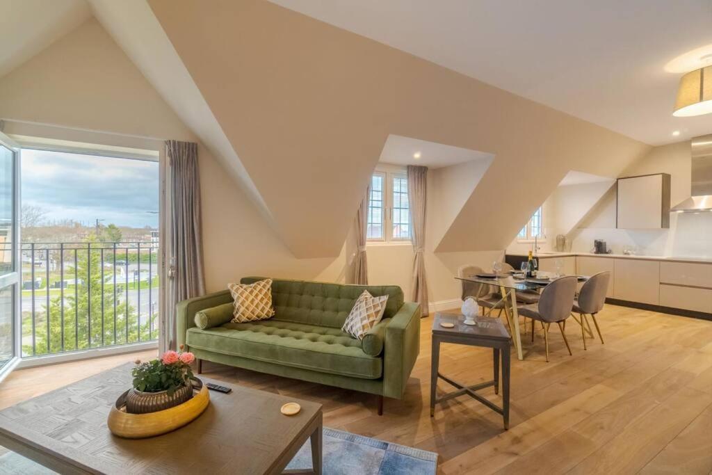 ウィンザーLuxury Penthouse - Castle Views - 2 Bed & Parkingアパートメント エクステリア 写真